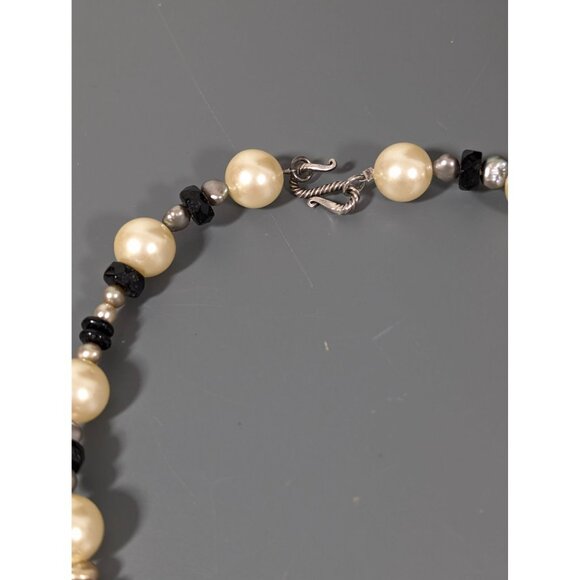 Retro Ivory Color Glass Faux Pearl Black Bead Necklace Classic 22" - Picture 5 of 8